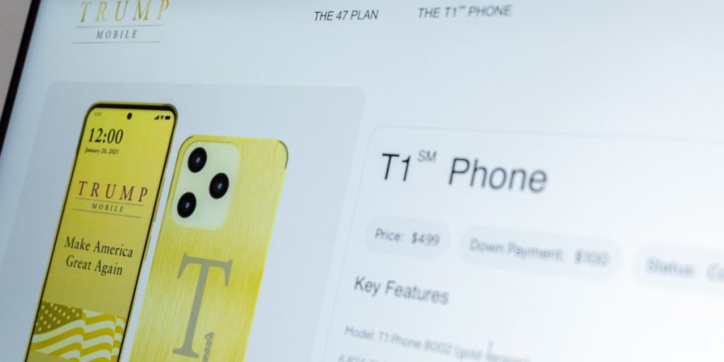 Trump Mobiles gyldne telefon mangler stadig