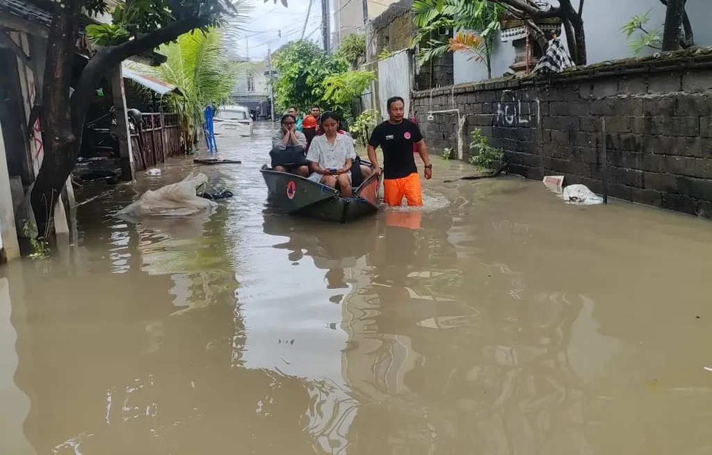 Bali floods cause flight disruptions and emergency evacuations