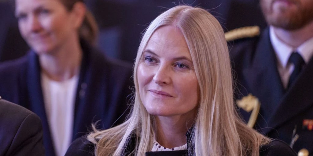 Ekspert: Smiley i Mette-Marits mail til Epstein vækker bekymring