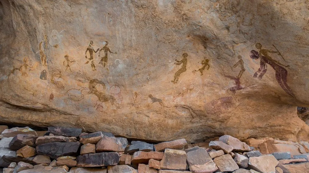Tanzoumaitak cave painting