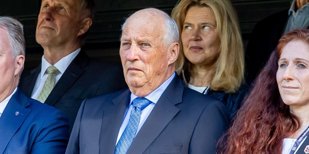 Bekymringen var stor: Nu deler det norske kongehus første billede af kong Harald