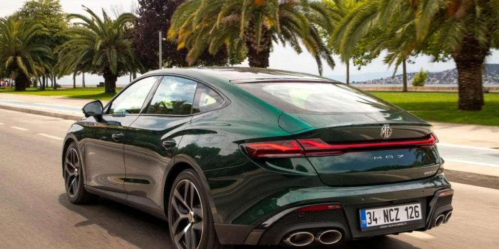 MG teaser ny el-sedan – spekulationer om MG7 EV tager fart