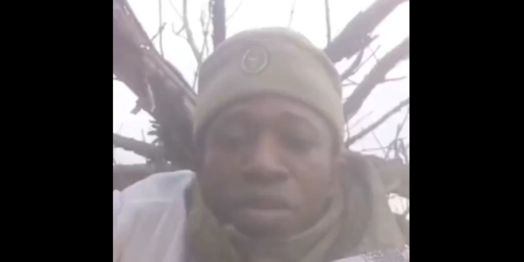 VIDEO: Nigerian som slåss i Putins krig i Ukraina säger ”han kommer aldrig att dö”