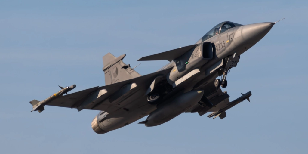 Ryska bombflyg nära Sverige – Gripenplan på vingarna i fem timmar