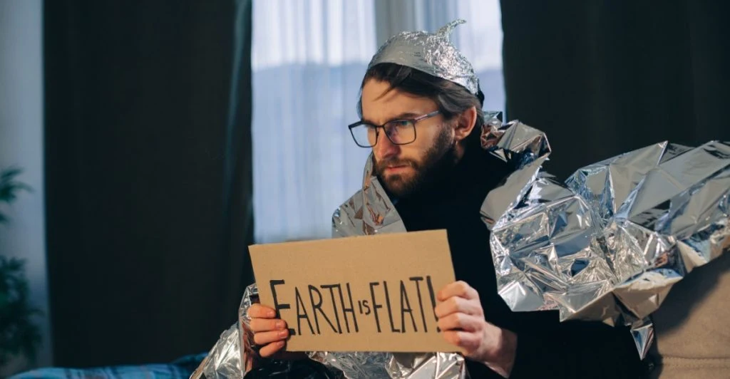 Foliehatt, conspiracy theory