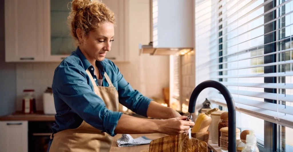 Vaske op, dishes. städa