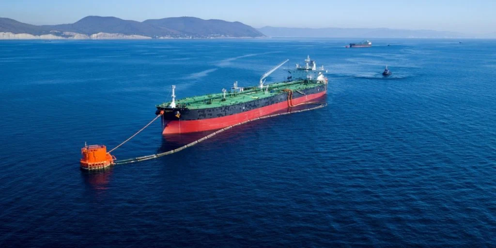 Drönarattack mot viktig oljehamn utlöser amerikansk kontakt med Kyiv