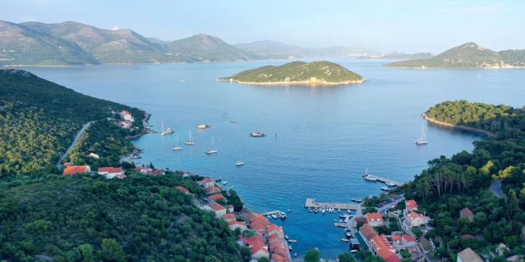 Denne ø kaldes Kroatiens ‘skjulte perle’: Byder på krystalklart vand og går uden om masseturismen