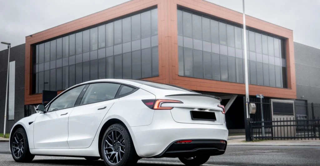 Tesla dropper Autopilot-branding efter pres fra myndighederne