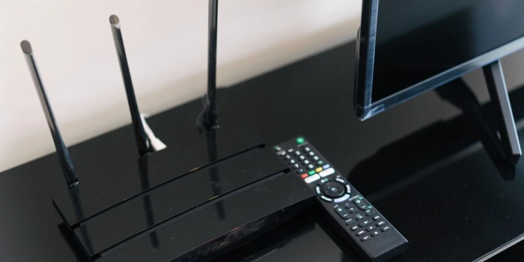 Har du routeren stående ved siden af tv’et? Det kan ødelægge dit Wi-Fi