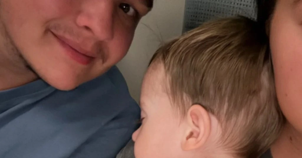 Fik at vide, at deres søn bare var forstoppet: Så blev deres værste mareridt til virkelighed