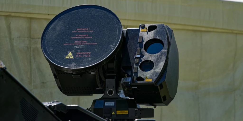 Nye våben ændrer slagmarken i Rusland og Ukraine: Droner og lasere presser traditionelt luftforsvar