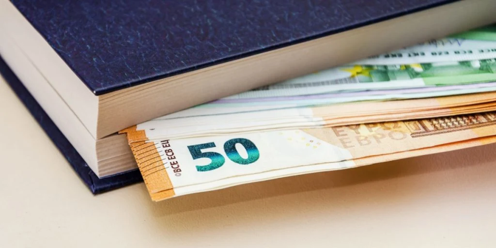 Bibliotekar tjekkede bøger igennem: Tabte kæben, da han åbnede en returneret bog