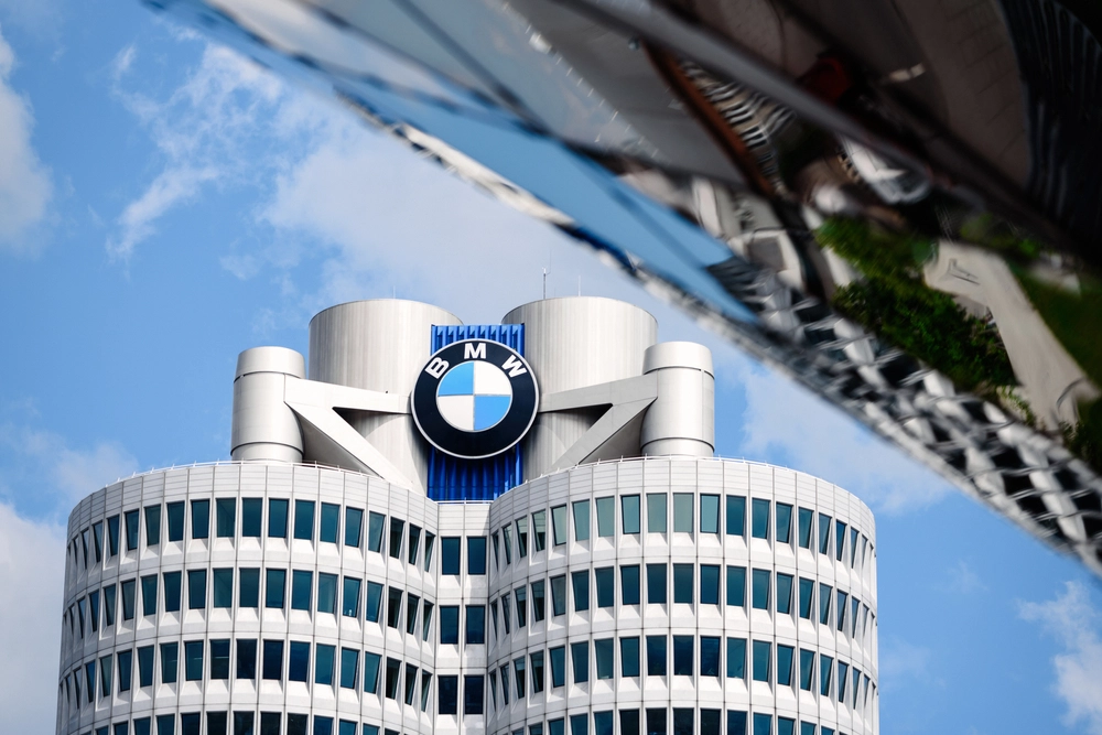 BMW Headquarters, Munich, BMW hovedkvarter