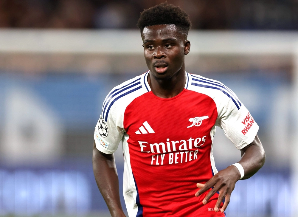 Arsenal forlænger med Bukayo Saka