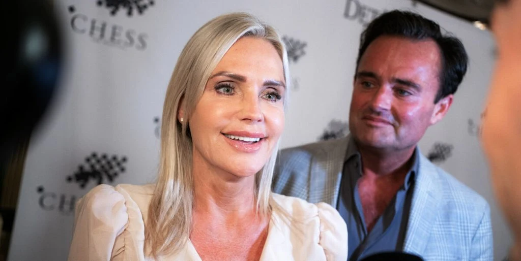 Janni Ree åbnede op om knas i forholdet: Nu bryder Jeppe tavsheden