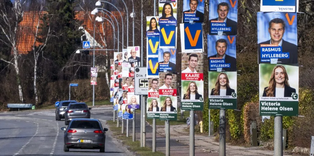 Har du også undret dig? Så længe må valgplakaterne blive hængende