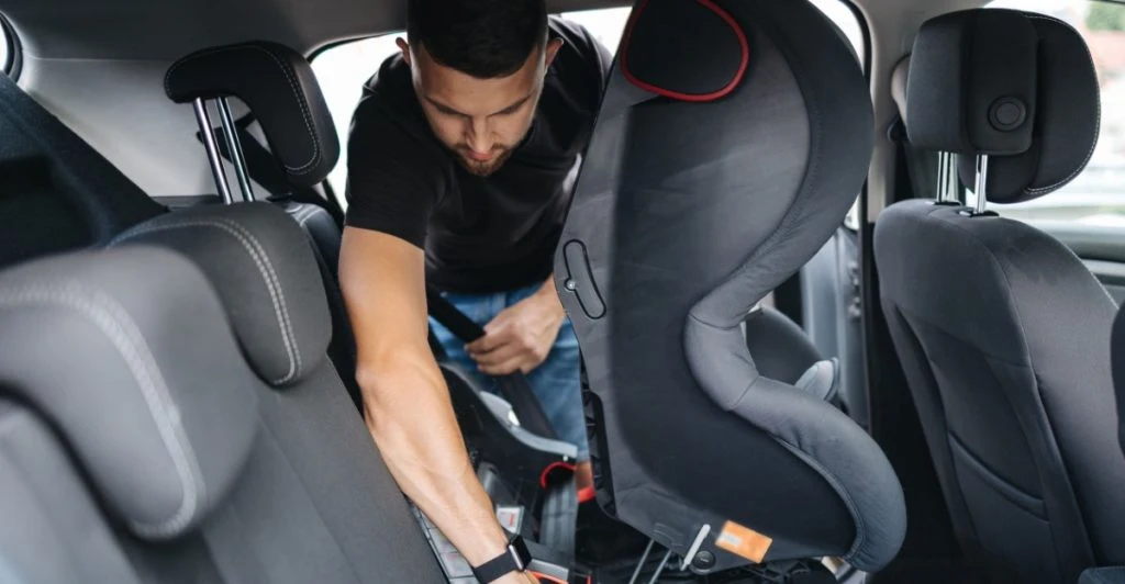 Ny elbil blev til mareridt for familiefar: over 40 fejl udløser konflikt med forhandler “Jeg troede, jeg havde købt sikkerhed hos Skoda”