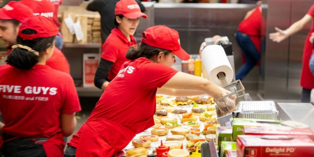 Die Nachfrage explodierte – CEO reagierte mit Bonuszahlungen von 1,5 Millionen Dollar für das Personal