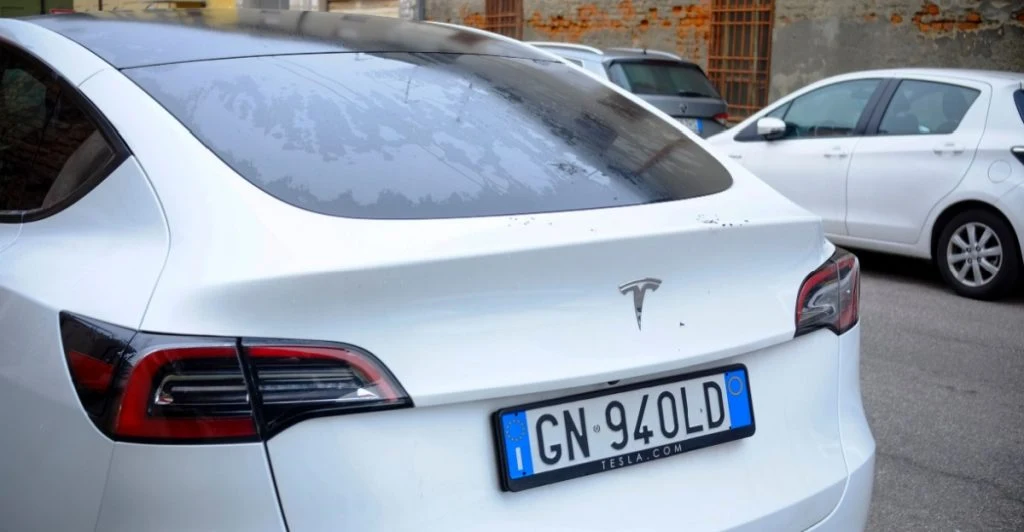 Har din nummerplade sidste tal 2? Så skal bilen registreres i marts, ellers kan bøder vente