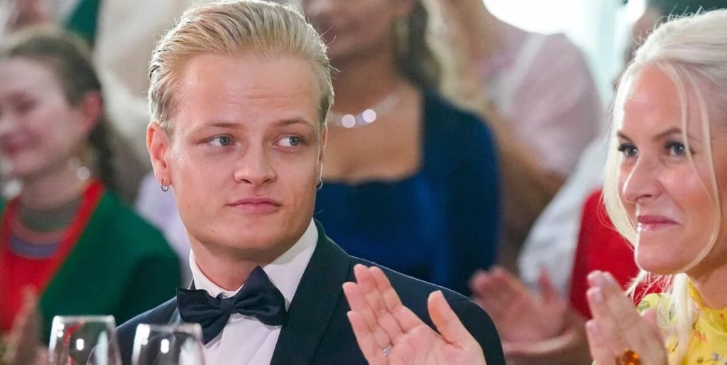 Marius Høiby forsvarer mor Mette-Marit i retten: “Det dummeste jeg har hørt i hele mit liv”