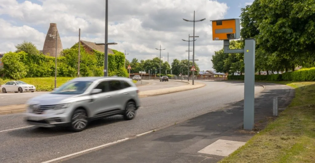 Nye fartkameraer sat op på vigtig motorvej i Kasakhstan: registrerer overtrædelser i begge retninger