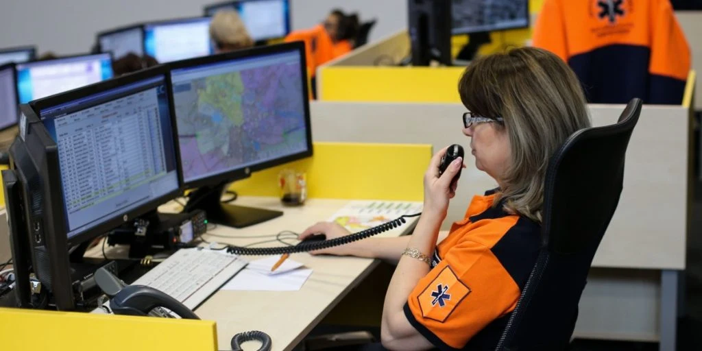 emergency number operator 911 112