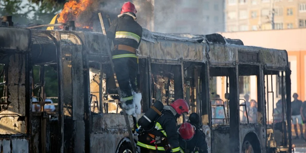 Opfer des Busbrands in der Schweiz könnten erst in einigen Tagen identifiziert werden, sagt die Polizei