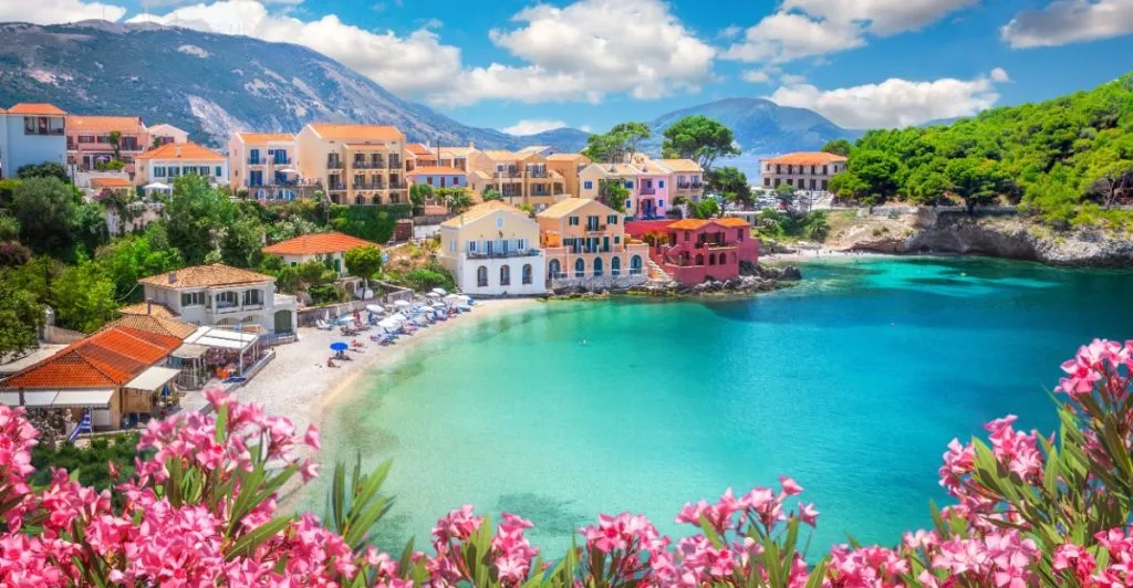 Glöm dyra turistöar – här kan du semestra i Grekland för halva priset