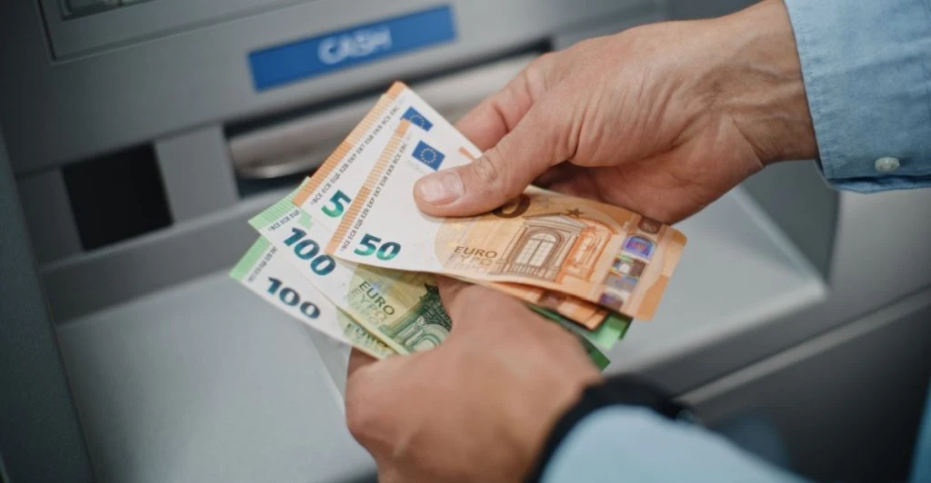 Euros vid en bankomat