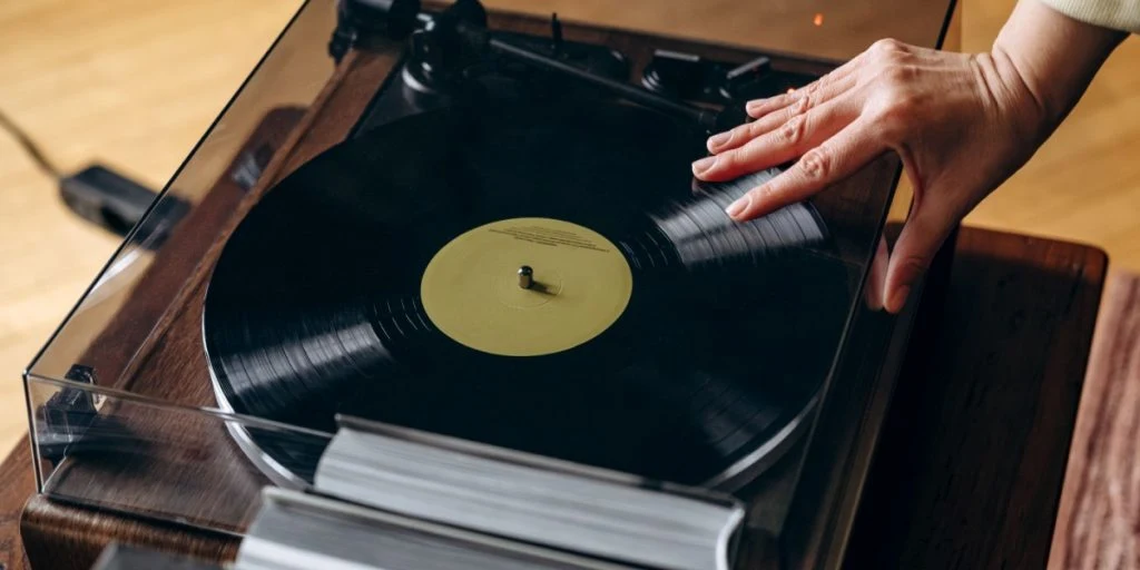 Sjekk hyllene dine: Gamle CD-er og vinylplater kan være verdt mye penger