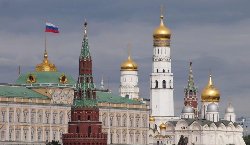 Kremlin Moscow Russian flag