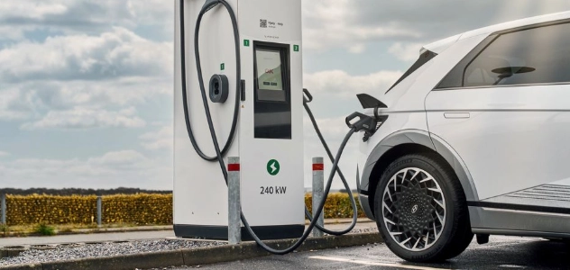 Vigtig besked til elbilister: Ændring ved ladestandere gælder 6. marts