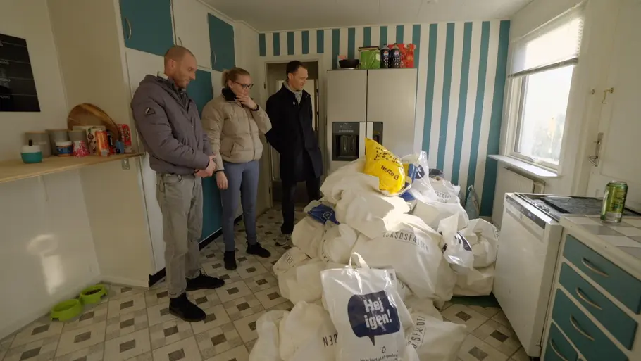 Landskendt par i vild afsløring: Handler 76 gange om måneden og har stor gæld