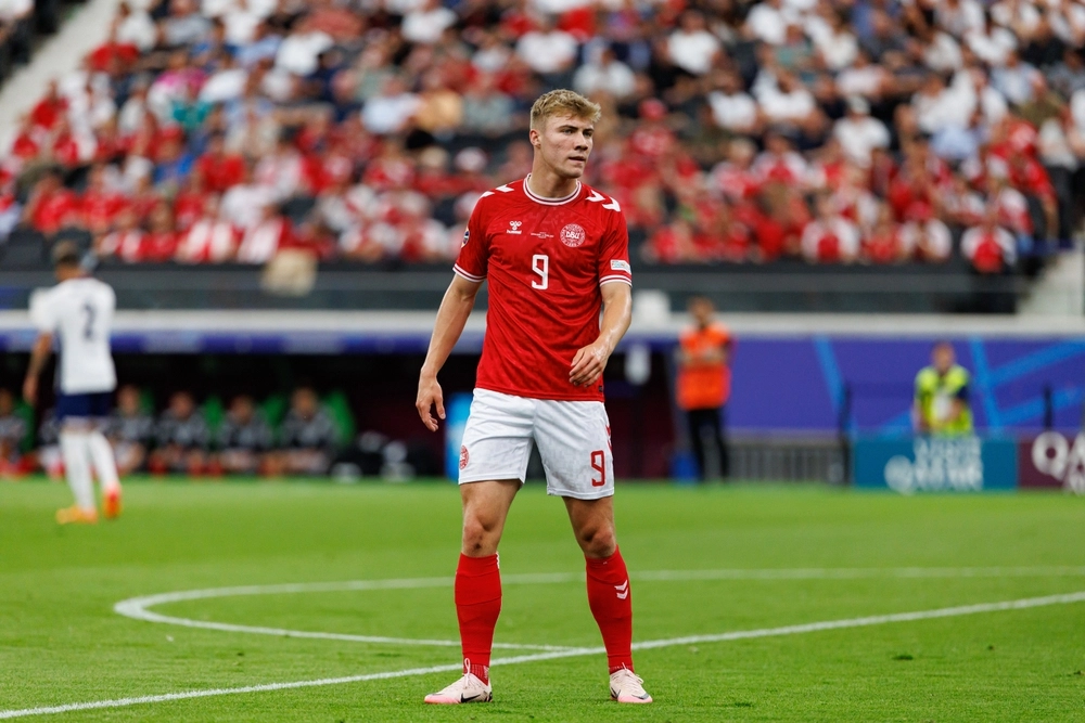 Inden kampstart: Rasmus Højlund sætter ord på