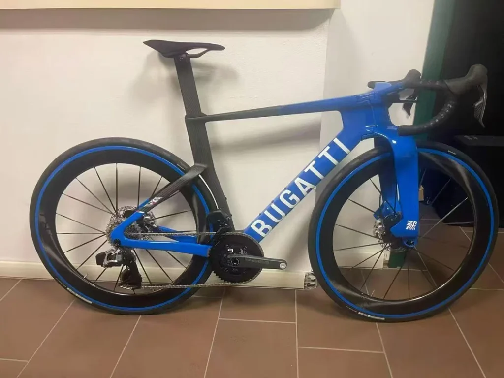 Bugatti lancerer racercykel: Så meget kommer den til at koste