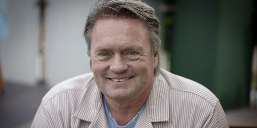 Johnny Hansen scorer kassen: Så mange penge tjener han