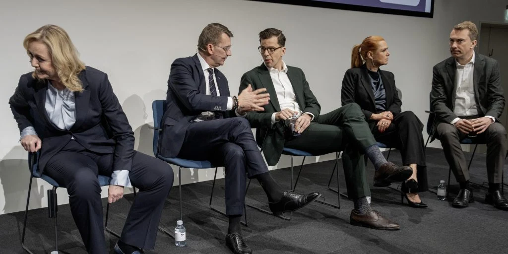 Ekskluderet politiker skaber røre: Peger på ny statsminister