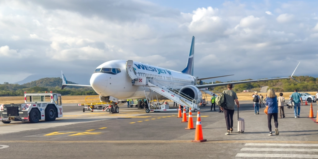 WestJet, Flygbolag, Flygplan, Flyg