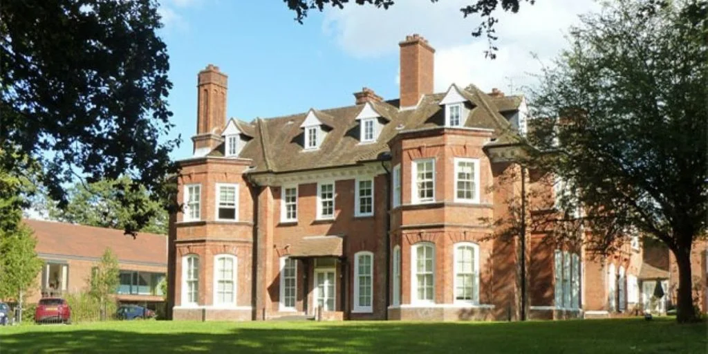 Highgrove_House king charles home kong charles hjem hus