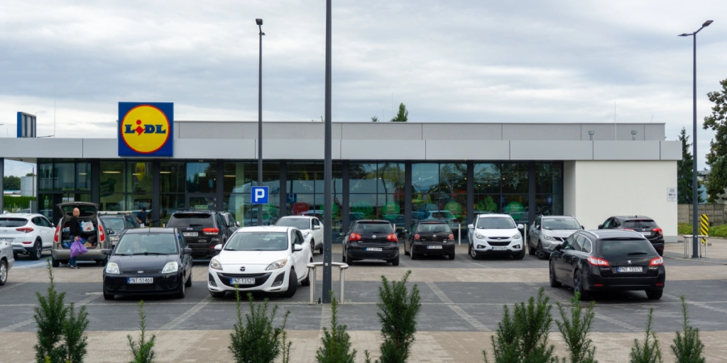 Lidl, Parkering, Bilar
