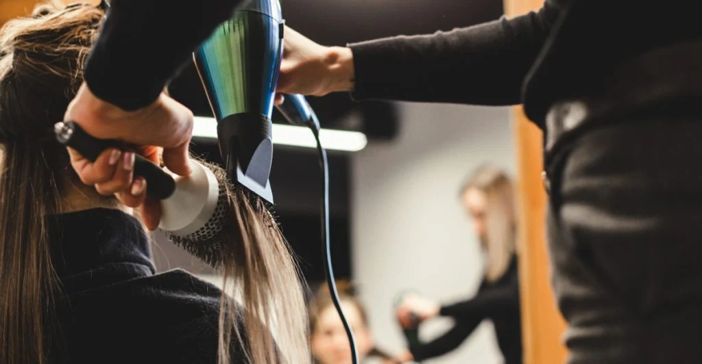 Vem som helst kan kalla sig frisör – branschen kräver ändring nu