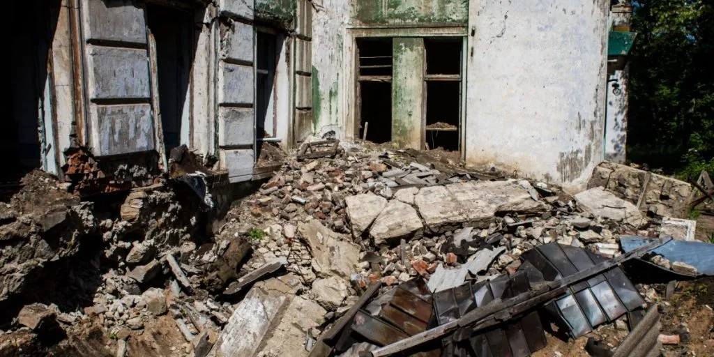 Zivilisten gestrandet, da Zugangswege in der Ukraine zusammenbrechen