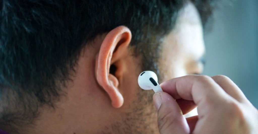 Därför dör alltid din ena AirPod först – misstaget nästan alla gör