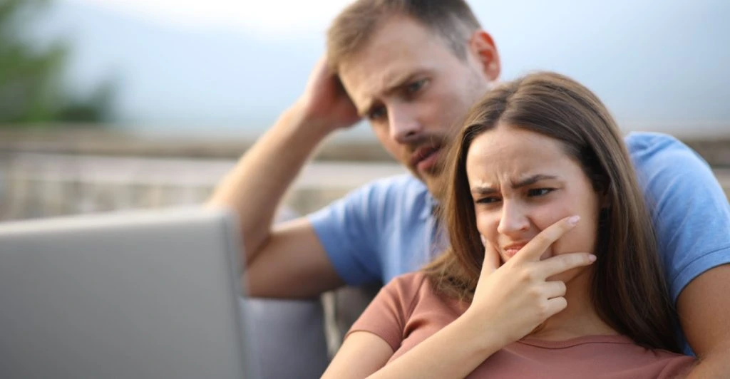 Booking hotel, couple