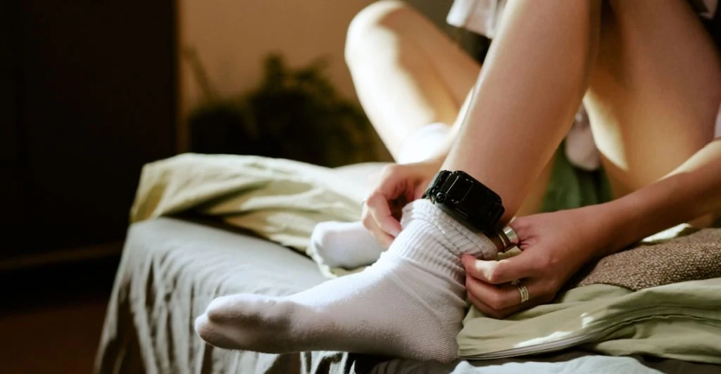 Fotboja, ankle monitor