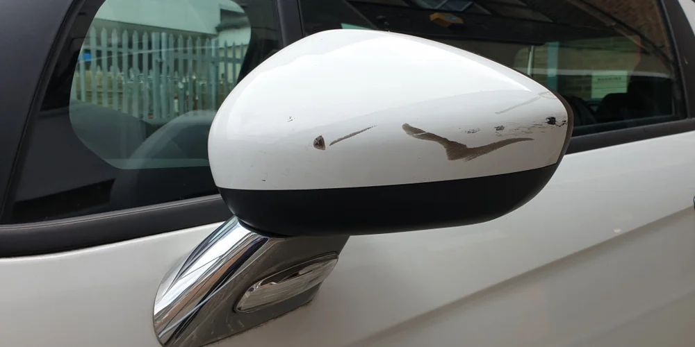 Pas på hvis du skal på bilferie: Svindlere udnytter danskere med “spejlsvindel”