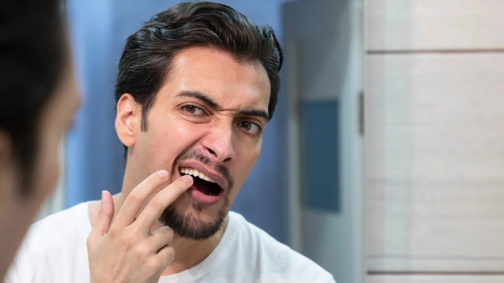 Mand fløj til Tyrkiet for at få fikset sine tænder: Da han kom hjem, skete det, der ikke måtte ske