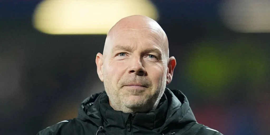 Hvordan påvirker Rasmus Nissens skifte hans landsholdschancer? Nu reagerer Brian Riemer