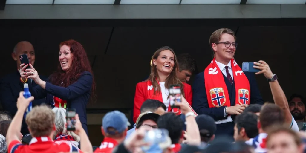 Norges kongehus brød reglerne under VM